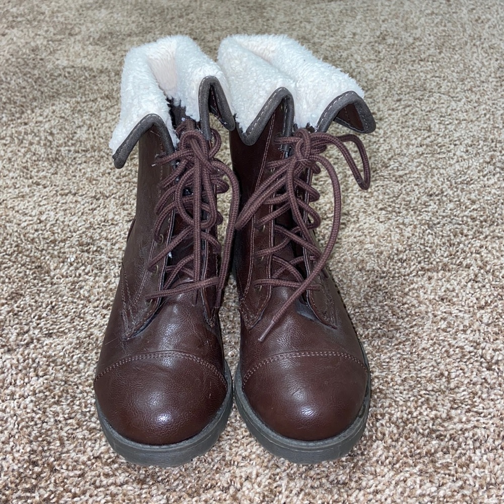 HARDLY WORN‼️ GH Bass brown combat boots